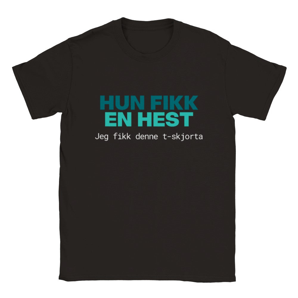 Hun fikk en hest | Unisex T-shirt